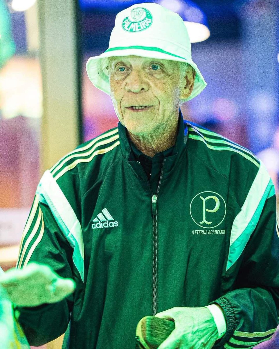 Teles__14's tweet photo. “Quando ele ficar mais velho, ele esquece o Palmeiras”.

Eu mais velho: https://t.co/ESsvJ7nc1J