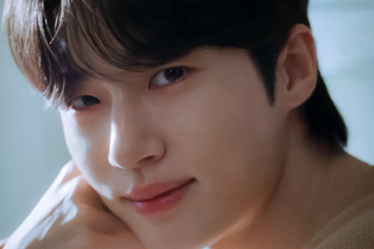 얼굴이 ... 얼굴이 막 ..... 막 .. 개쩔어