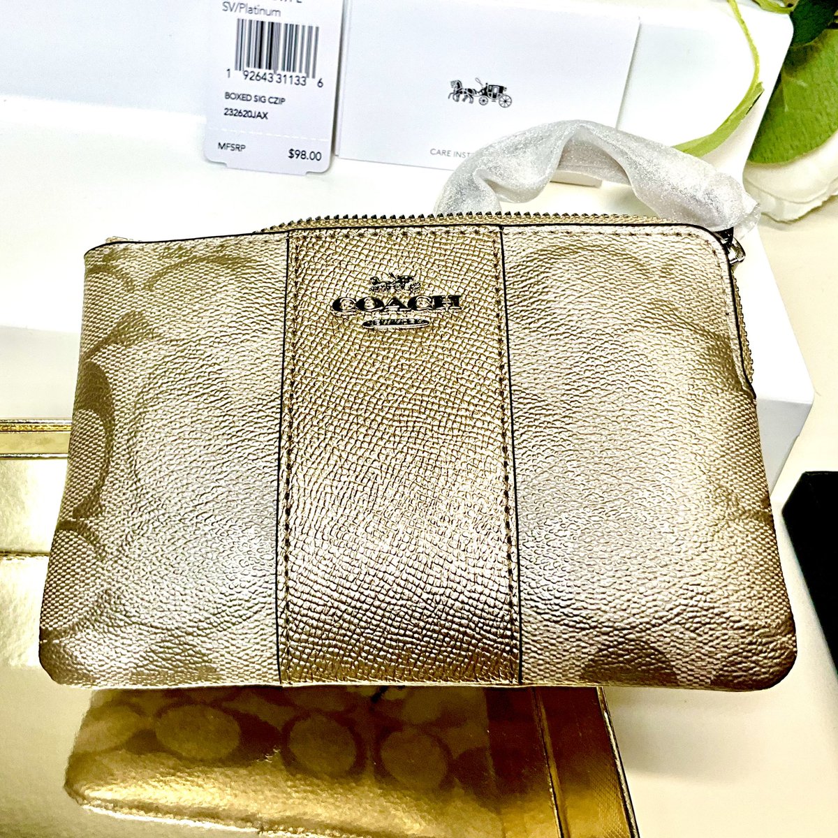 Lovelylettyscloset tweet media