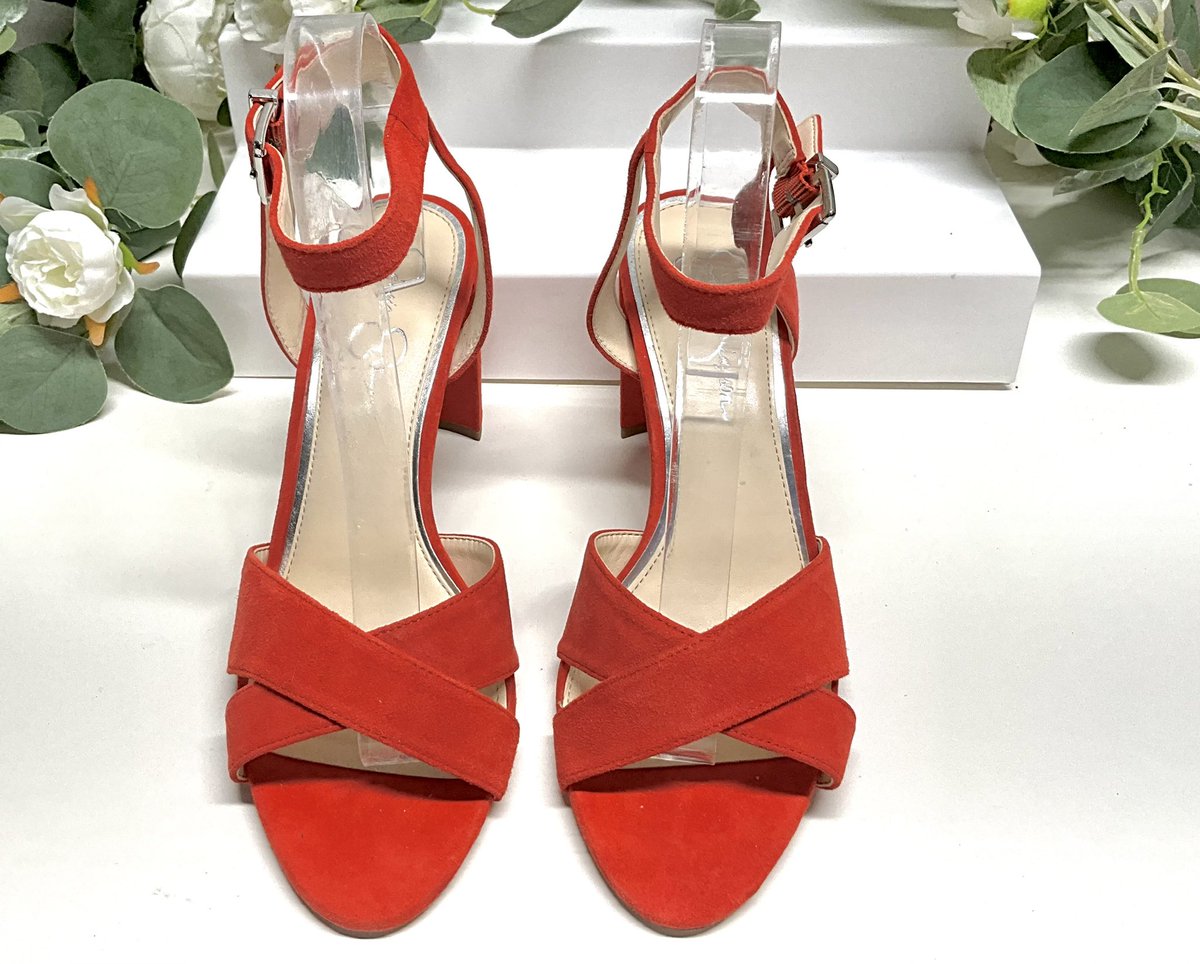 Lovelylettyscloset tweet media