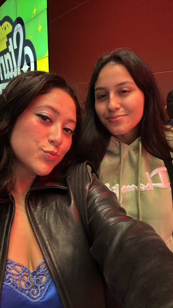 <a href="/TeamSabrina/">Team Sabrina 🐾</a> got scammed out of 240$ and waited in line for tickets to be sold out - any chance you’d wanna upgrade from outside the show to inside? 🫶🏼🤍 (we’re by the Michael statue)