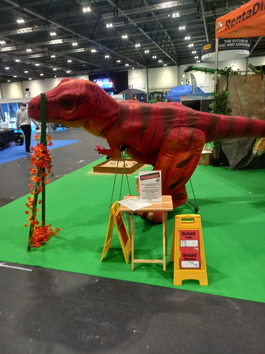 BenjaminFozzy's tweet image. Quick look at around before the mayhem of New Scientist Live today at the ExCeL arena. Another new day tomorrow engaging the public about early cancer detection, risk factors, therapeutics, and treatments. The Escape Room was quite popular too...
#research #cancer #science