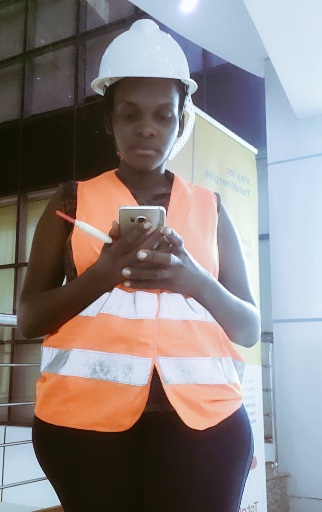 SkyeWinnie's tweet photo. Engineer at work 💪 https://t.co/YP5KfXH2Dm