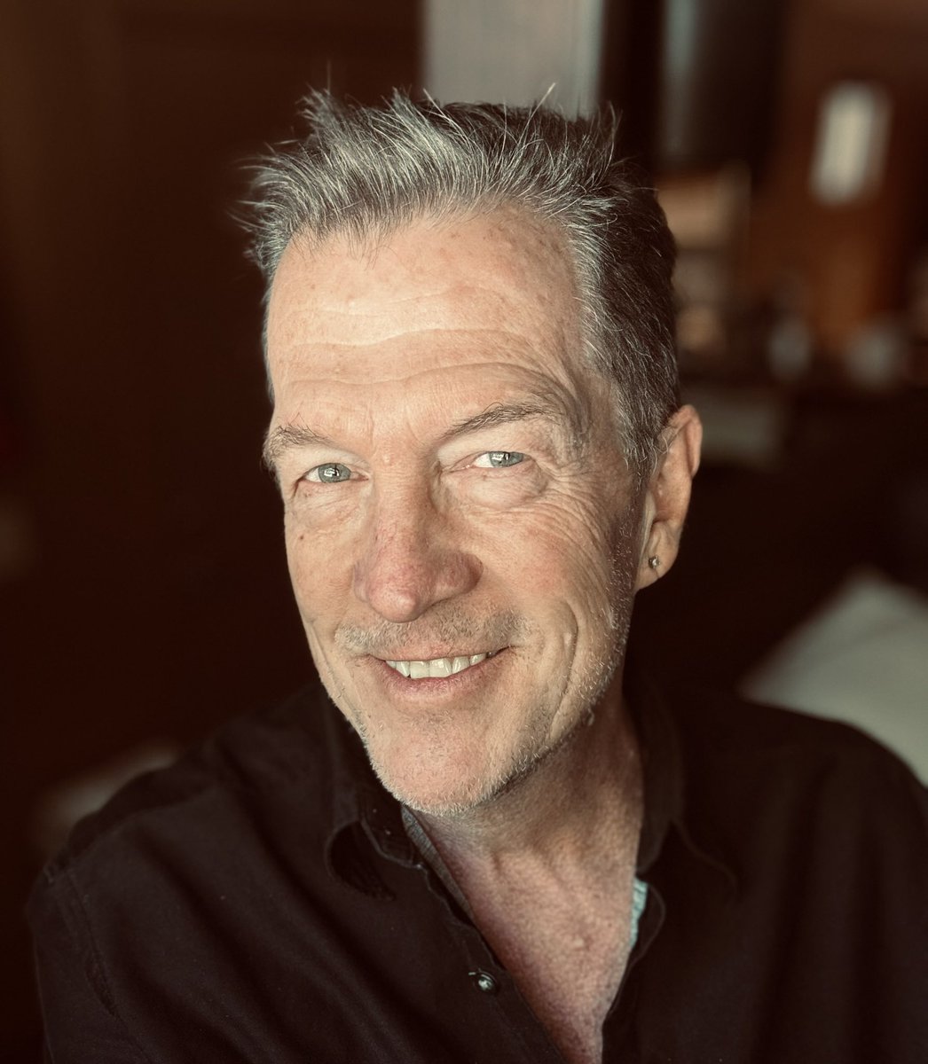 PromoHomoTV's tweet image. Kiss me, Baby! I’m ready for my smooch. ❤️🧡💛💚💙💜🤎🖤 #singleman #gay