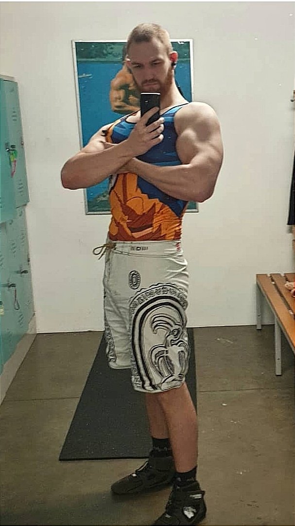 One photo not black and white from July 2020!
#DragonballLove #dbz #goku #gym #bodybuilding #perfection #diet #armworkout #selfie #My2020Me
