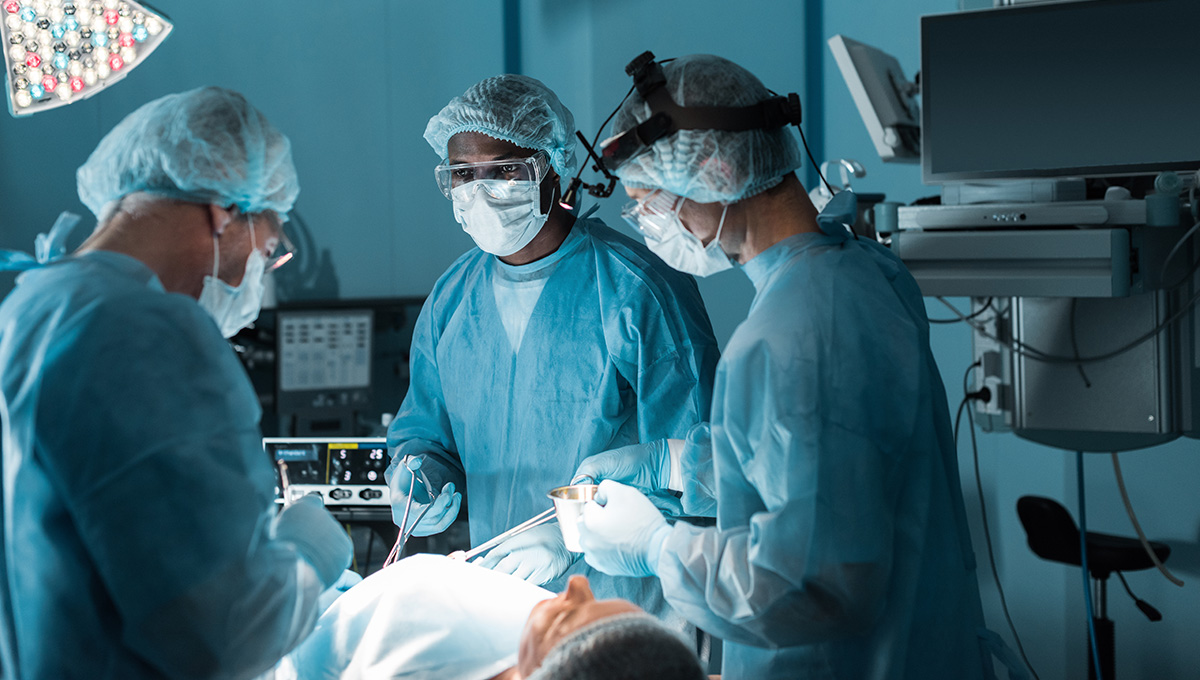 TCTMD (@tctmd) on Twitter photo New guidelines from the ACC (<a href="/ACCmediacenter/">ACC Media Center</a>) and AHA (<a href="/AHAScience/">AHA Science</a>) provide an overview of CV care for patients undergoing noncardiac surgery, covering everything from preoperative evaluation to postoperative care. <a href="/amt_md/">Annemarie Thompson</a> Read the full story here: bit.ly/3zL7p0W New guidelines from the ACC (<a href="/ACCmediacenter/">ACC Media Center</a>) and AHA (<a href="/AHAScience/">AHA Science</a>) provide an overview of CV care for patients undergoing noncardiac surgery, covering everything from preoperative evaluation to postoperative care. <a href="/amt_md/">Annemarie Thompson</a> Read the full story here: bit.ly/3zL7p0W