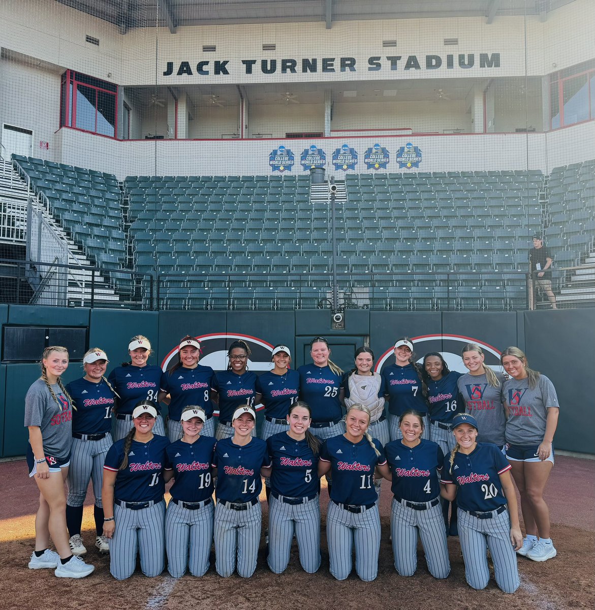 Thank you <a href="/UGASoftball/">Georgia Softball</a> for hosting us! 

#RollSens 🤘
