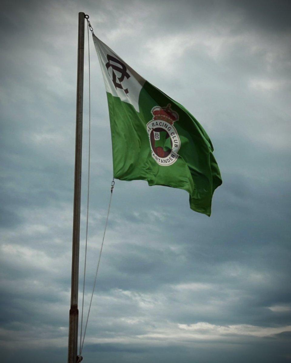 Real Racing Club (@realracingclub) on Twitter photo La bandera, de momento, se queda en la misma posición. ¡Hasta mañana, racinguistas! 🫡💚 #LaLigaHypermotion La bandera, de momento, se queda en la misma posición. ¡Hasta mañana, racinguistas! 🫡💚 #LaLigaHypermotion