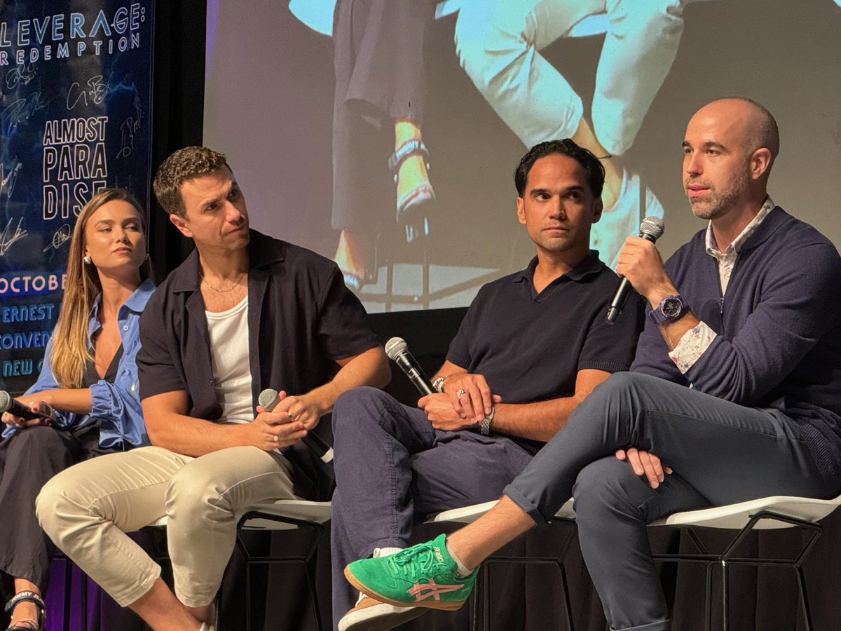 The cast of #TheArk making an appearance at #ElectricCon!