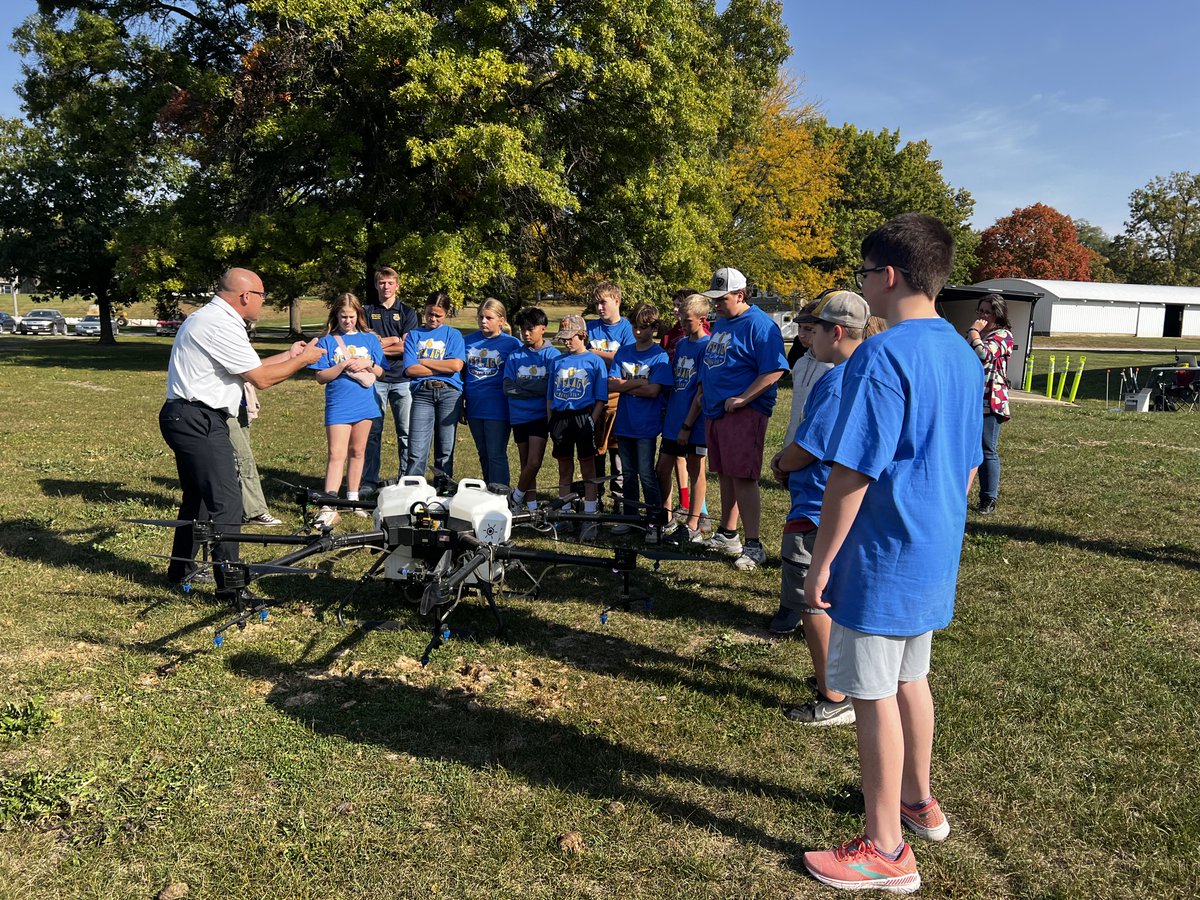 NevadaFFA's tweet photo. Nevada FFA Ag Day for 7th graders, drones &amp; Mr.Cooper welcoming the students within Dueland Pavilion at Story County Fairgrounds ! #nevadacubpride #drones https://t.co/wuC4J2fgcO
