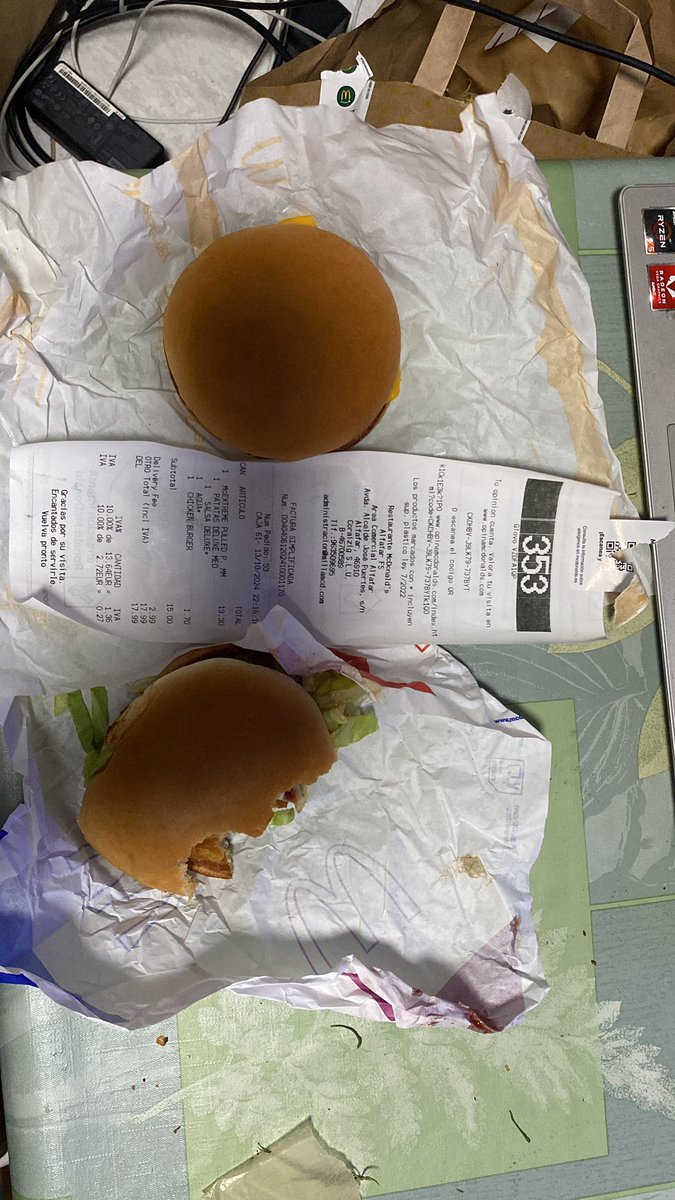 albertofeelix's tweet photo. @Glovo_ES @glovo esto de que no atendáis a las reclamaciones desde la App es una vergüenza , me acaban de estafar 15€ y no puedo reclamarle a nadie https://t.co/VOGGIg6lVv