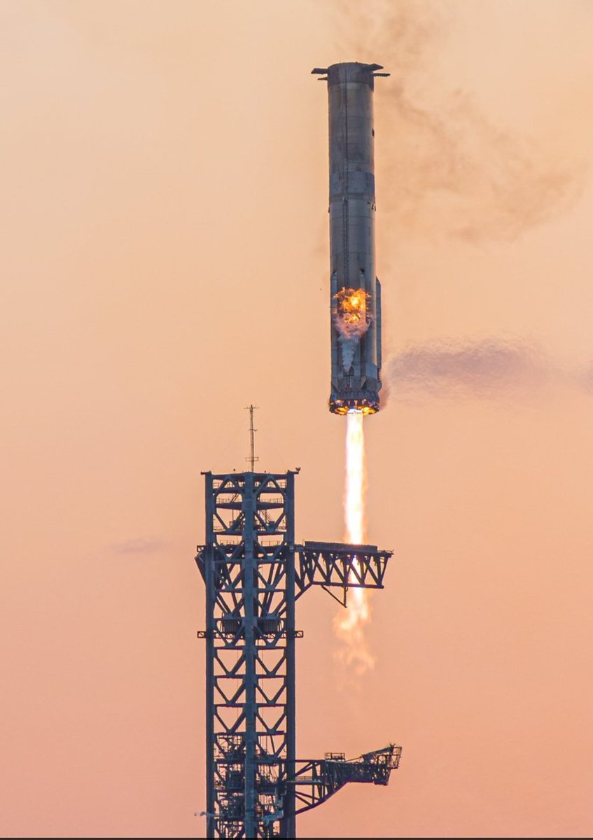 nk_khan7's tweet image. Elon Musk is the greatest entrepreneur the world has ever seen
#SpaceX #Starship