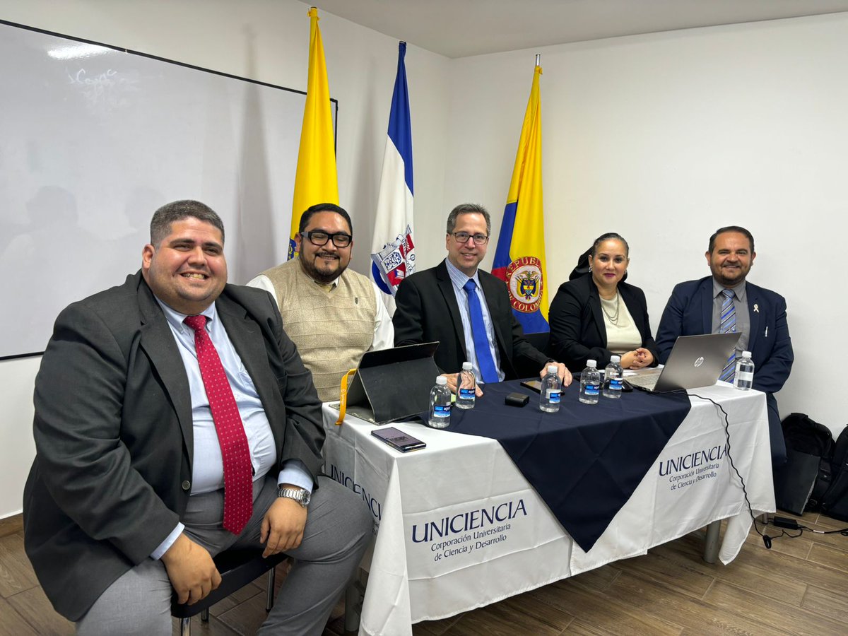 Agradecido al pueblo de Colombia por recibirme,a la Universidad  Fundacion San Mateo y la Universidad Javeriana de Bogota.Comparti  Conferencias  y experiencia Juridica con Profesores de Mexico,Colombia y Venezuela. La Academia Jurídica Paraguaya Presente siempre.🇮🇷🇨🇴🇵🇾