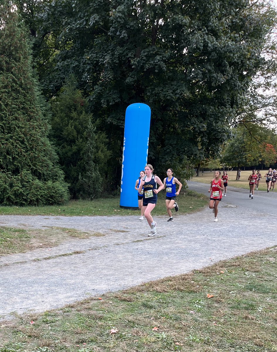 BeaconVarXC's tweet photo. Manhattan College Invite today at Van Cortlandt Park and it couldn’t have been a more beautiful day! Here’s our Freshman girls on the start and out on the course. https://t.co/f25NhOPyGk
