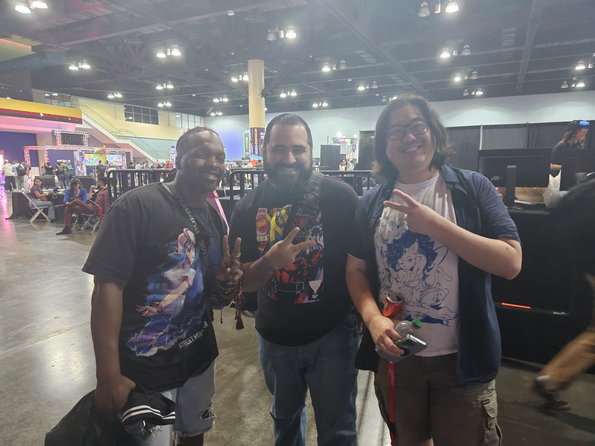 Matonian's tweet photo. Went to First Attack and it was so much fun going again after a while. Im usually a shy guy but meeting up @Tasty_Steve  and @jchensor was extremely awesome and I hope they enjoy their stay on the island. Kool dudes...plus they liked my Magneto shirt😀 https://t.co/OFYTWZlrQ0