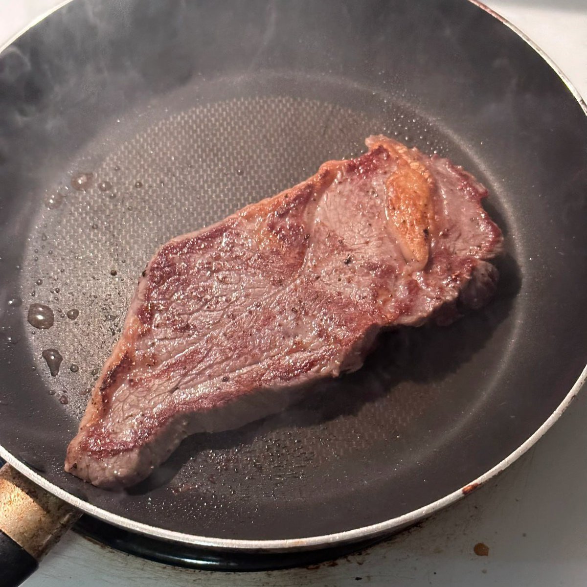 biketune2's tweet image. On weekends, make yourself happy with delicious food. For a food lover, it is very happy to cook delicious food and seafood by yourself.