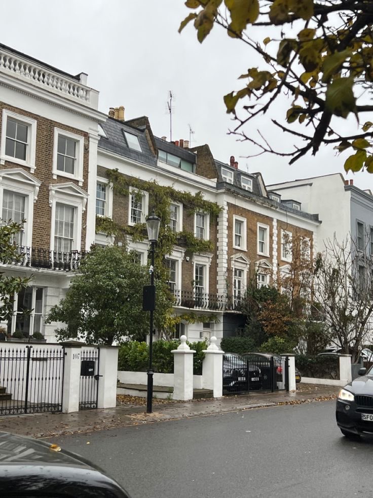 desertcolumn's tweet image. Monday: back to the routine, 6am wake-up, french press, equinox session, homemade lunch, afternoon grocery shopping, an evening to myself