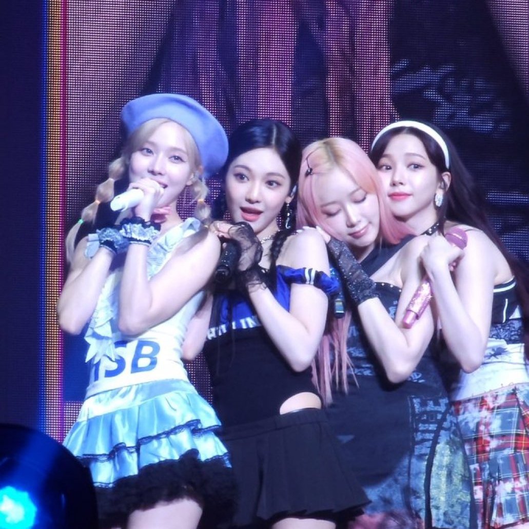 jensoocrumbs_e's tweet image. my forever 3 🥹🩷