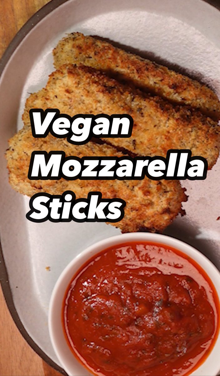 veganhackspod's tweet photo. Making #airfried #veganmozzarellasticks from #heartsofpalm #veganhackspod https://t.co/2R5tjs2uuz
