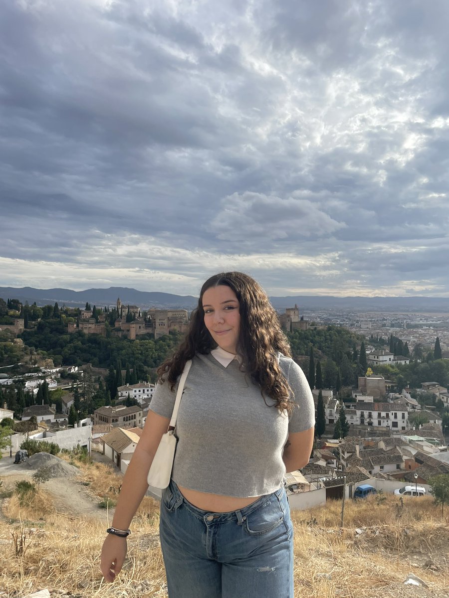claudialcaide_'s tweet photo. Soy tan feliz en Graná 🥰🥰🥰 https://t.co/kwlKuFCxEh