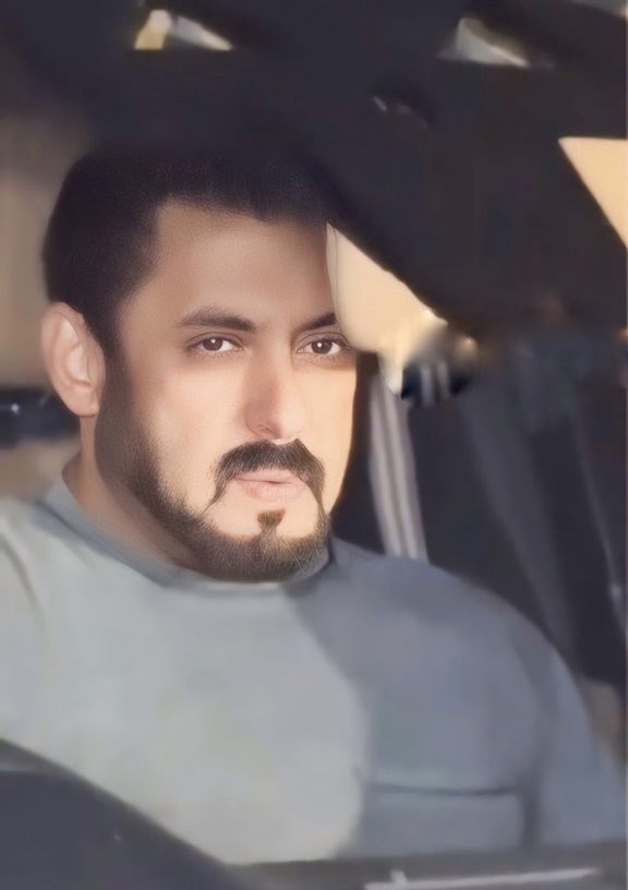 shahidahem's tweet photo. सलमान भाई की ये फोटो दिखा दो लाउरेंस बिसनोई को डर के मूत देगा !! 

#babasiddhique #LawrenceBishnoi #dawood https://t.co/9QUEaGqwjZ