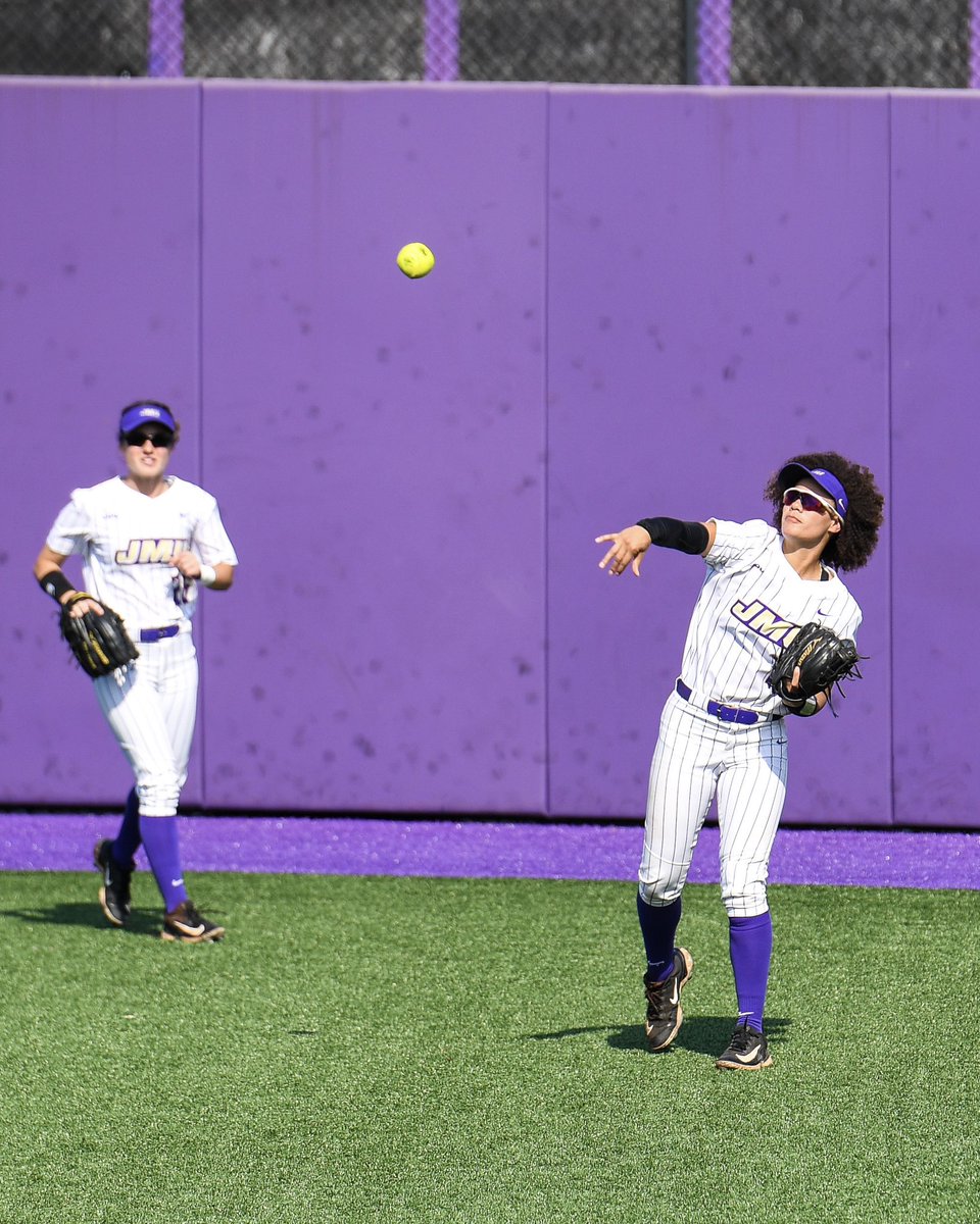 JMUSoftball's tweet photo. POV: Our Sunday 🤩

#GoDukes https://t.co/qIx2V03o5E