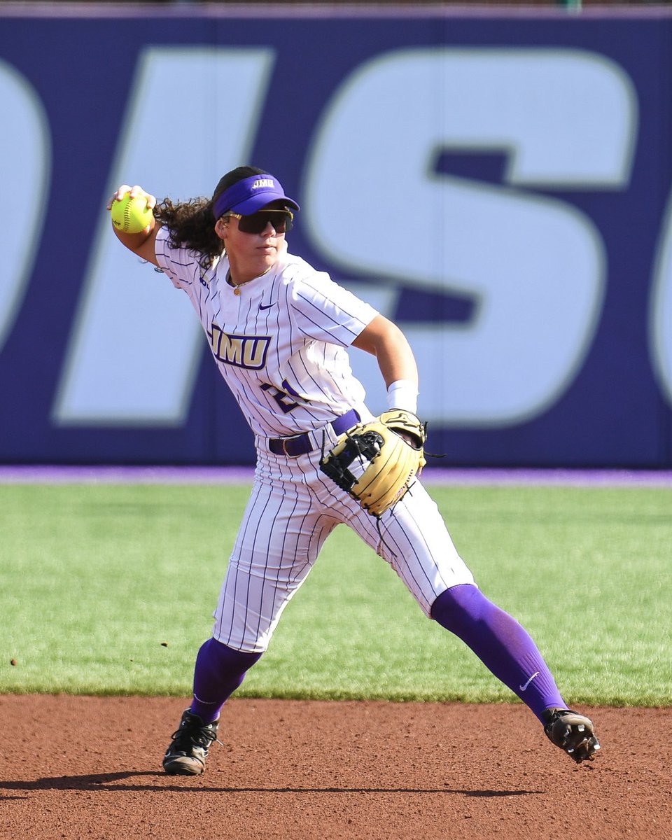 JMUSoftball's tweet photo. POV: Our Sunday 🤩

#GoDukes https://t.co/qIx2V03o5E