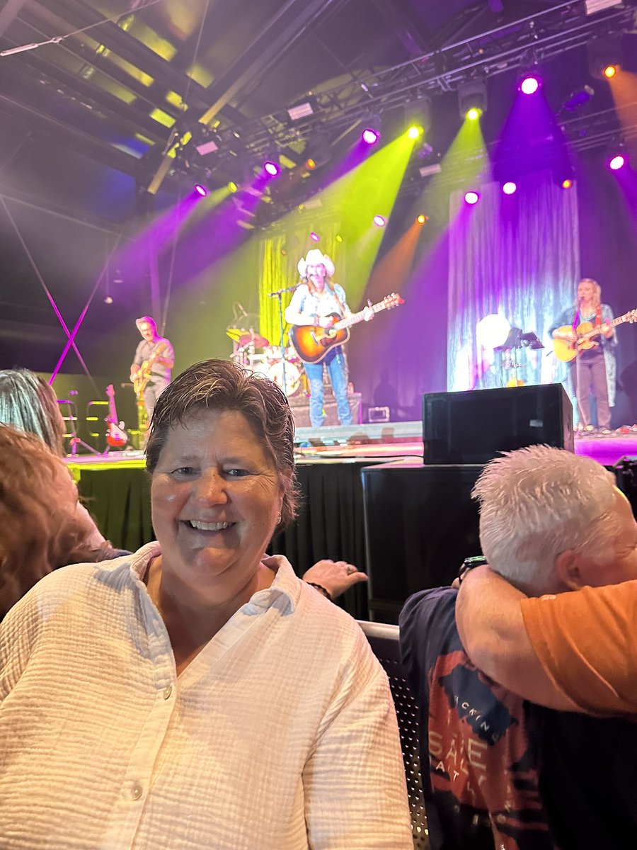 paigeild's tweet photo. Thanks @TerriClarkMusic for a great show last night. https://t.co/KY1YkL6VGw