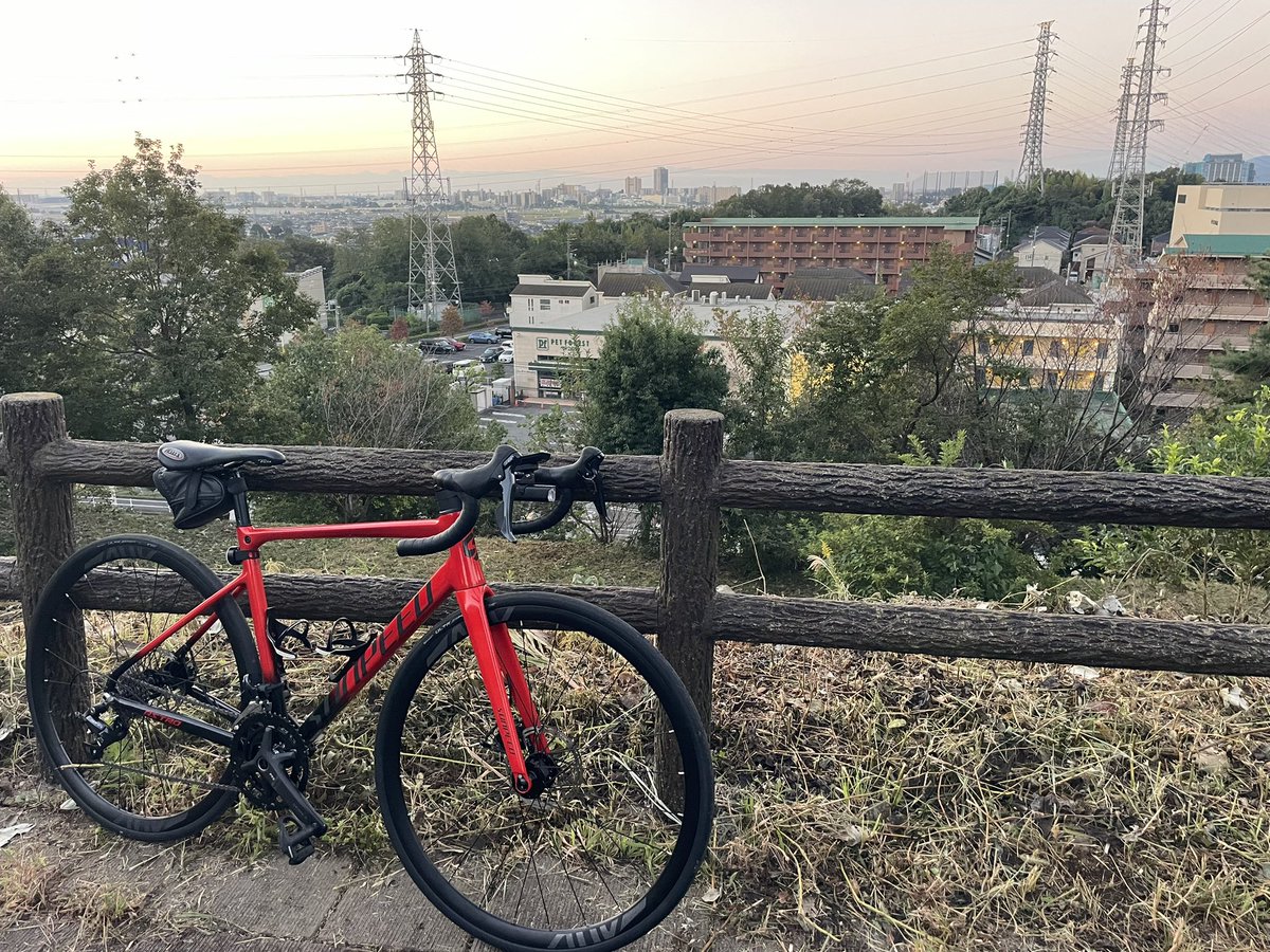 motobss_mack's tweet photo. 今日は尾根緑道をゆっくりと〜 #ロードバイク #roadbike #sunpeed https://t.co/xus4pKILAZ