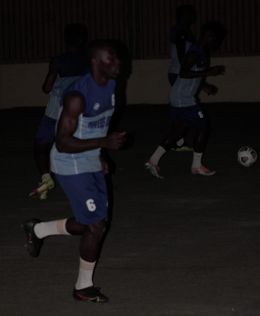 PrideOfRivers's tweet photo. Remember 2021 when Rivers United were forced to train in the dark in Libya after the stadium lights went off while training. 

The Libyans are terrible folks. @CAF_Online you better do something about this. https://t.co/t5UqWk7SiM