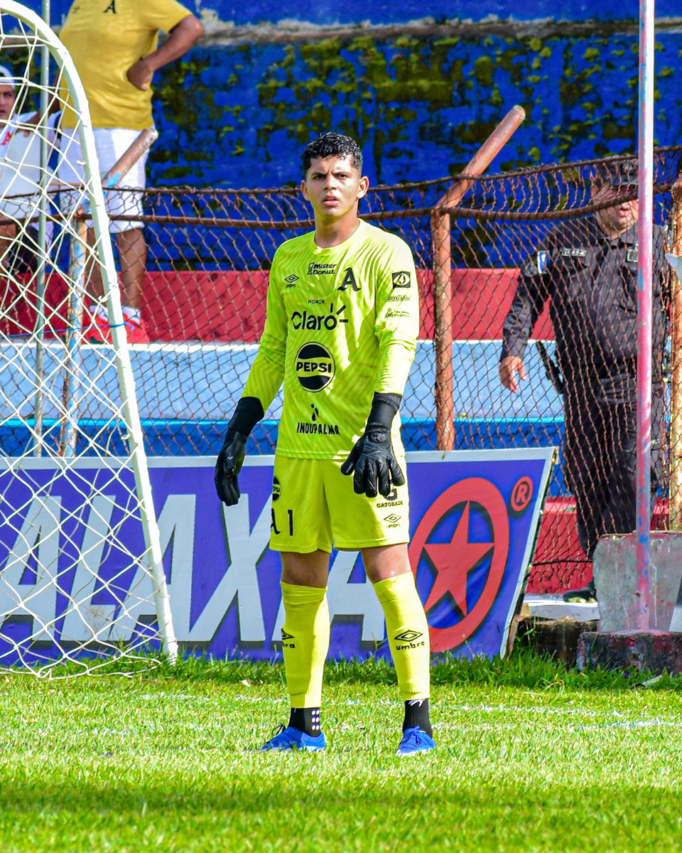 🦸🏻‍♂️🚫 ¡Tranquilos, aquí estoy yo! 🧤 

👏🏼 Nuevamente nuestro portero <a href="/Sibrian_purdy/">Sergio Sibrian</a> atajando un penal. 

#PorSiempreAlianza