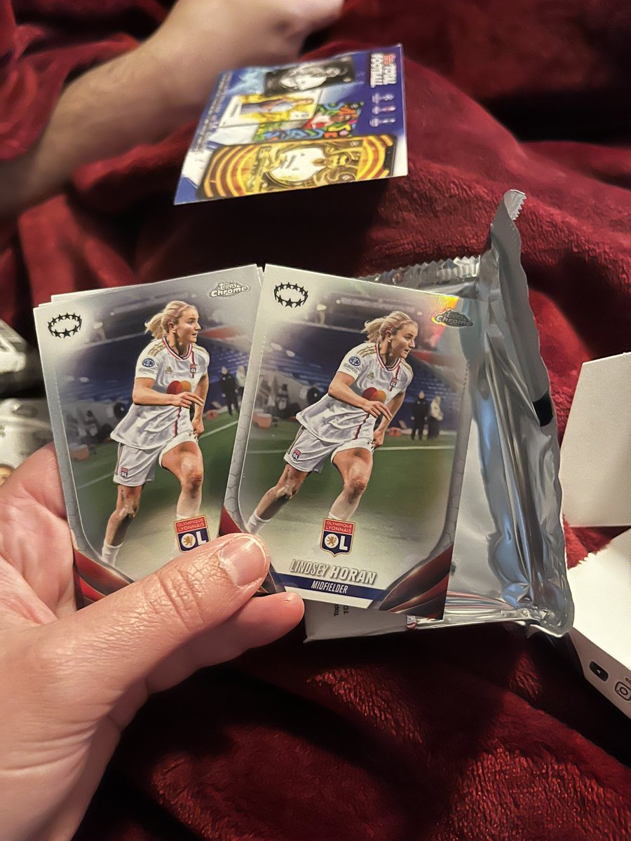 alcottish's tweet photo. @Topps pulled two of the same Lindsay Horan card from a UEFA Women’s Champions League pack. Seems like bad odds when half of a pack is the same card smh https://t.co/KjXYsm0sCC