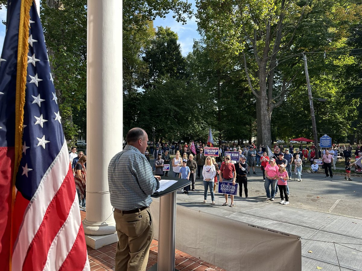 WCGOPNJ's tweet photo. What a day in Warren County! With a crowd of hundreds of Republicans, we rallied in support of Donald Trump, Curtis Bashaw, Tom Kean, and Jim Kern! A huge thank you to Congressman Langworthy for being our keynote speaker! #Leadright https://t.co/I3I7LAnlwA
