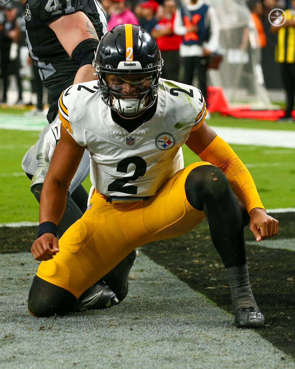 It’s giving Spiderman 🕸️🕷️