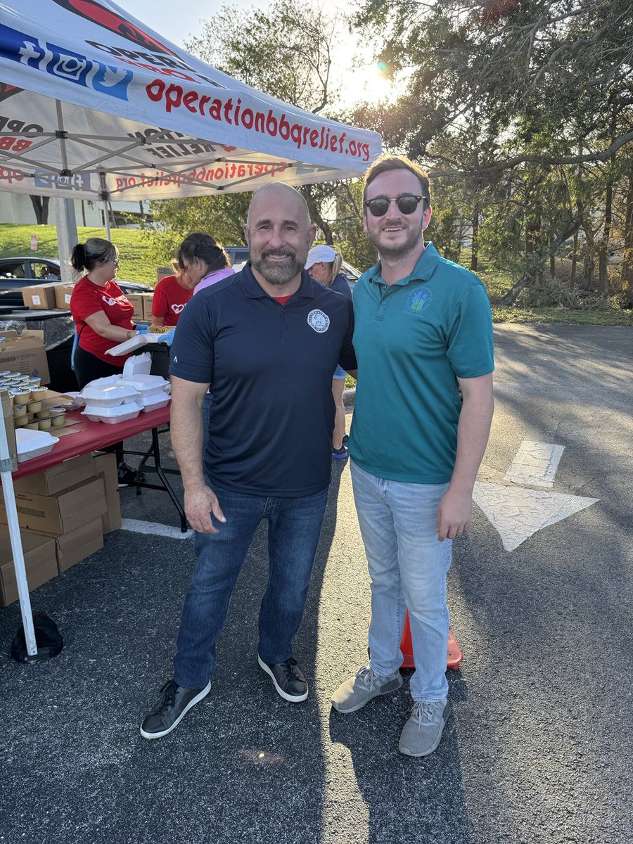 Thank you ⁦<a href="/JayCollinsFL/">Jay Collins</a>⁩ and ⁦<a href="/OpBBQRelief/">Operation BBQ Relief</a>⁩ for joining #ActivateHope in Sarasota to help provide hot meals to those impacted by the storm!