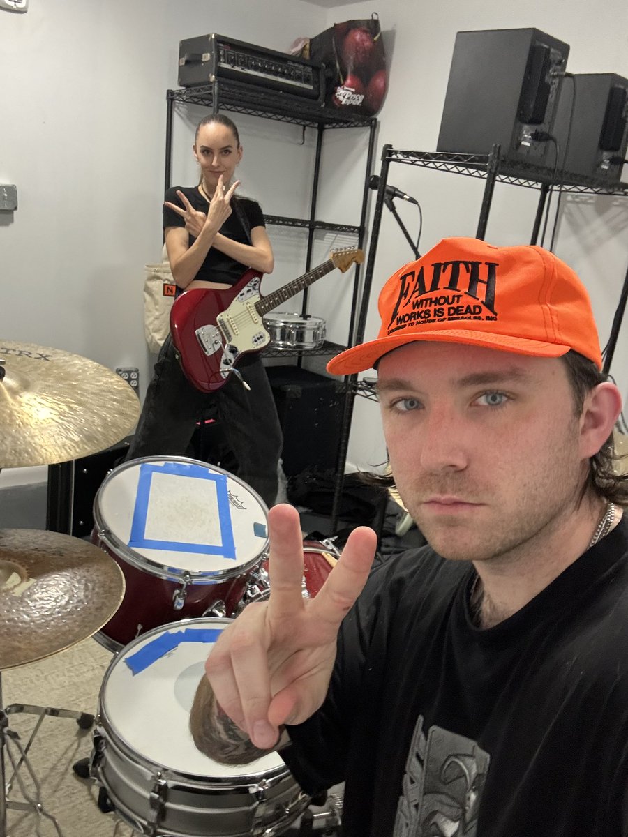 Vitesse X (@vitesse_x) on Twitter photo Catch me and <a href="/heavensample/">heaven sample</a> rock out on Thursday for my album release show ๐ฟ + <a href="/peteypablohoney/">FM Skyline ๐</a> will be saging the room๐ตโ๏ธ
At Elsewhere Zone 1 - Doors at 7PM - Get your tix here
link.dice.fm/GjwQEFYakLb Catch me and <a href="/heavensample/">heaven sample</a> rock out on Thursday for my album release show ๐ฟ + <a href="/peteypablohoney/">FM Skyline ๐</a> will be saging the room๐ตโ๏ธ
At Elsewhere Zone 1 - Doors at 7PM - Get your tix here
link.dice.fm/GjwQEFYakLb