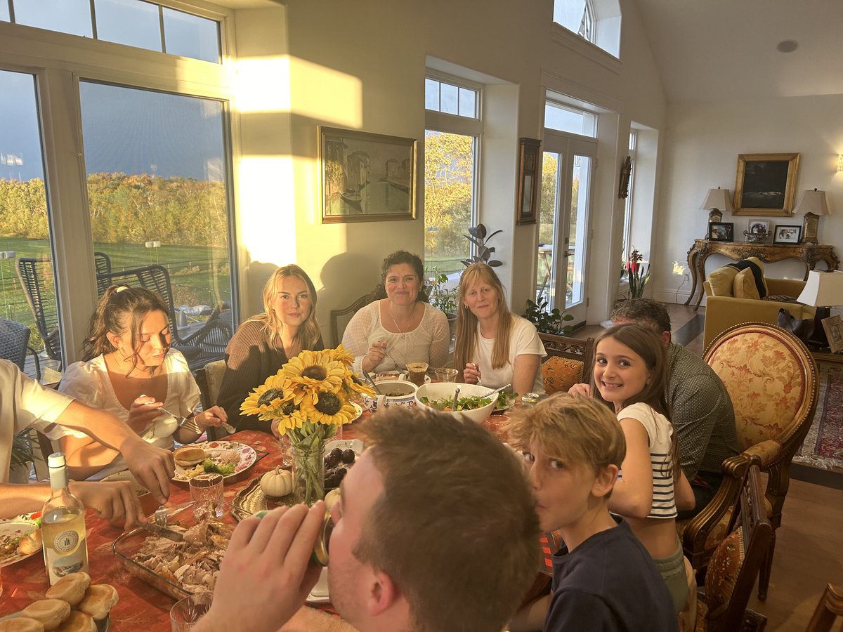 PeterMacKay's tweet photo. Happy Thanksgiving from ours to yours. Feeling blessed surrounded by family and the glory of this gorgeous autumn here in Nova Scotia. https://t.co/LE4nrxOmd3