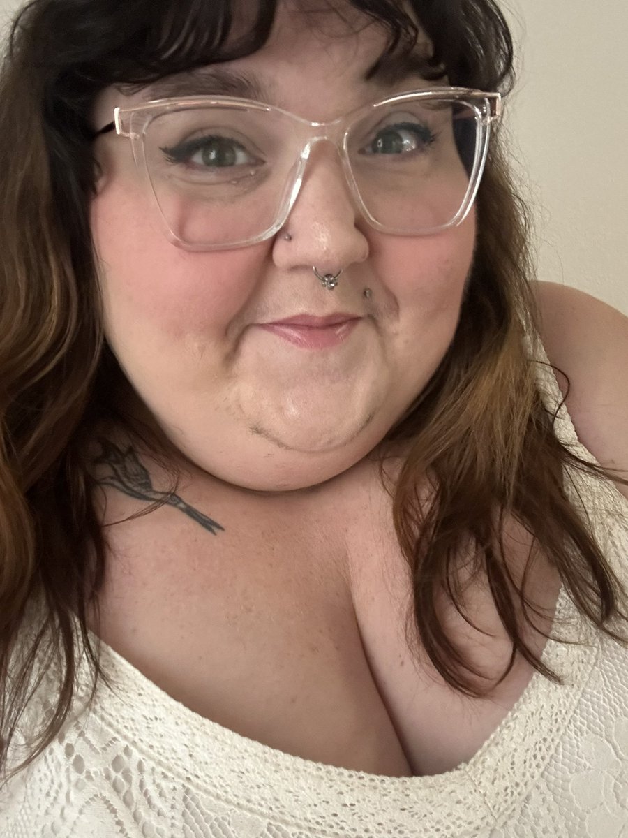 *MUTUAL AID NEEDED*

I am starting a new job on October 21. I won’t have money until November 15.

I need money for food, gas, cat supplies and medicine until then.

Anything helps. Thank you so much. 

$hellyeahitsflora
PayPal ssshhh.its.anna@gmail.com