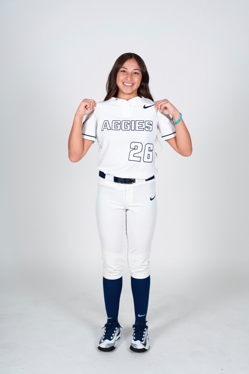 anayaromero2026's tweet photo. I am so excited to announce my commitment to further my education and play D1 softball at Utah State University. Thank you to my family, coaches, and teammates who supported me and made this possible!!
!!!💙🤍 #commited #goaggies #rising https://t.co/xs4oDglZBa