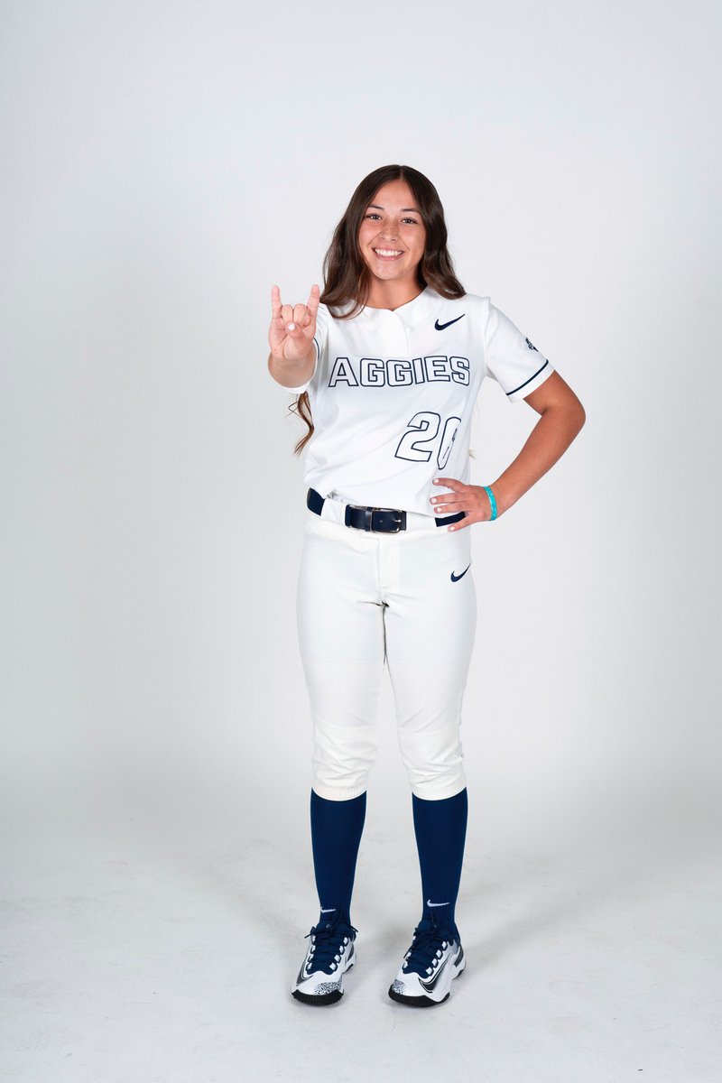 anayaromero2026's tweet photo. I am so excited to announce my commitment to further my education and play D1 softball at Utah State University. Thank you to my family, coaches, and teammates who supported me and made this possible!!
!!!💙🤍 #commited #goaggies #rising https://t.co/xs4oDglZBa