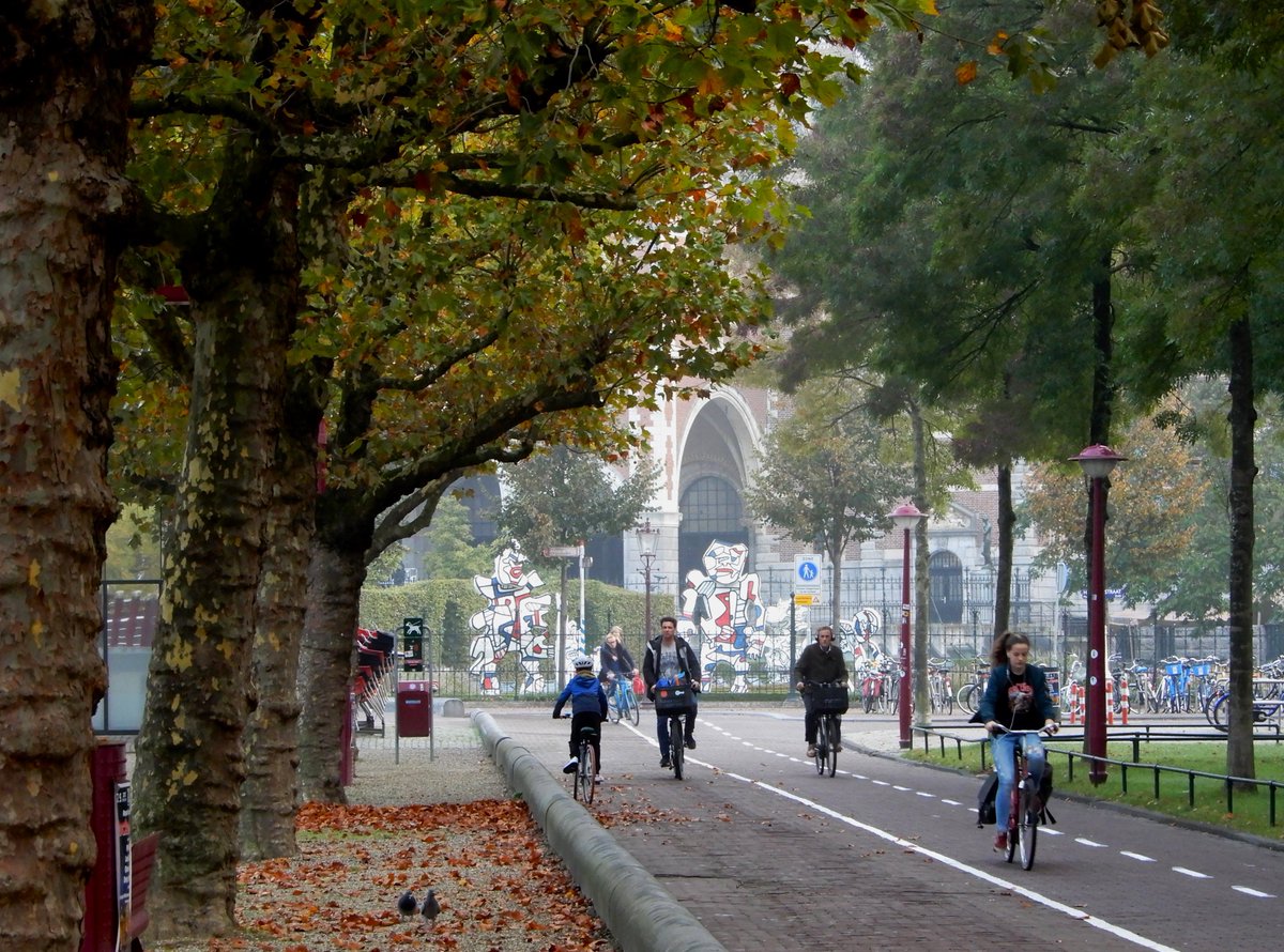 Photo / Museumplein - Amsterdam    
Website : amsterdamimpressions.nl     
RON EDGAR PHOTO         
X : <a href="/020_Impressions/">Amsterdam Impressions</a>
#streetphotography #urbanphotography 

#amsterdam