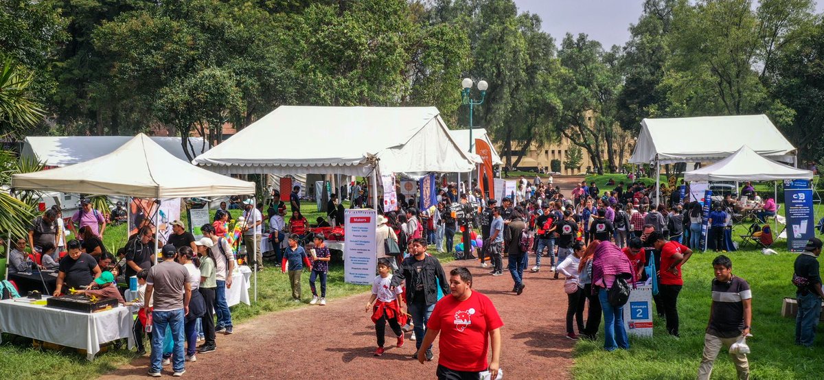 cenartmx's tweet photo. ¡Gracias a 18,900 personas que fueron parte de la @makerfairecdmx 2024! 🤖🧑‍🔧

En colectividad jugamos a crear otros mundos con tecnologías accesibles para todas las personas.

Nunca lo olvides: Si puedes imaginarlo, puedes hacerlo 🧑‍💻 https://t.co/qTtFj4CzKW