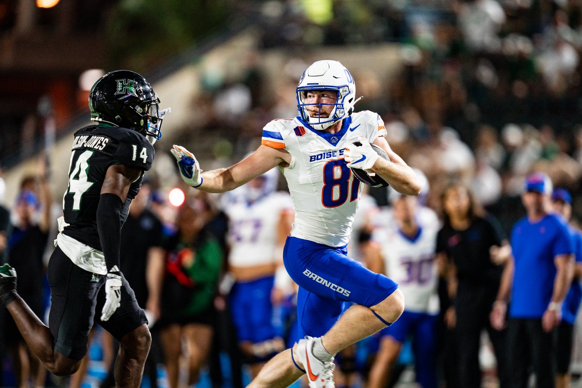 BroncoSportsFB's tweet photo. Scenes from the road win 📸

#BleedBlue | #BuiltDifferent https://t.co/f9Gx0JyOH4