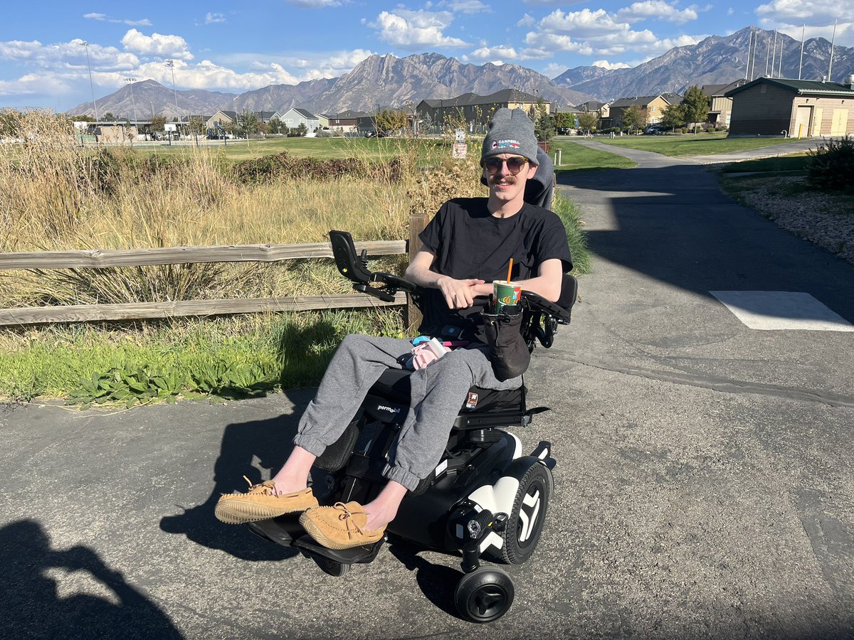 MyHandsDontWork tweet media