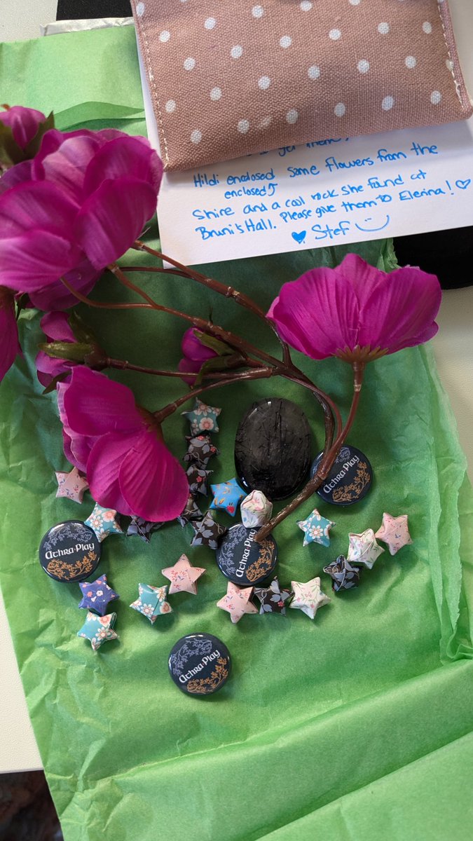 Highly encourage flirting with your D&amp;D players 🥹 <a href="/AthraPlay_cast/">AthraPlay</a> 
<a href="/thenorthfour/">AthraStef!</a> you sweetheart 😭❤️