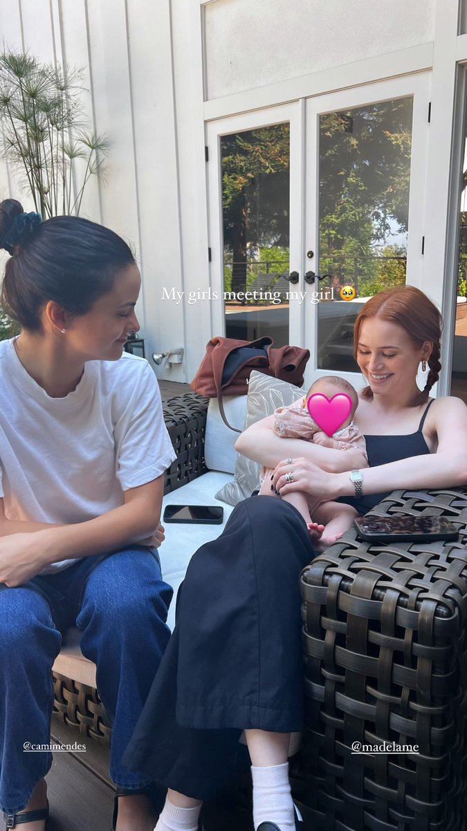 infovmorgan's tweet photo. FINALMENTE O ENCONTRO VEIO AI! IG Stories | Vanessa Morgan: “Minhas meninas encontrando minha menina 🥹” https://t.co/8dxpP3QHLZ