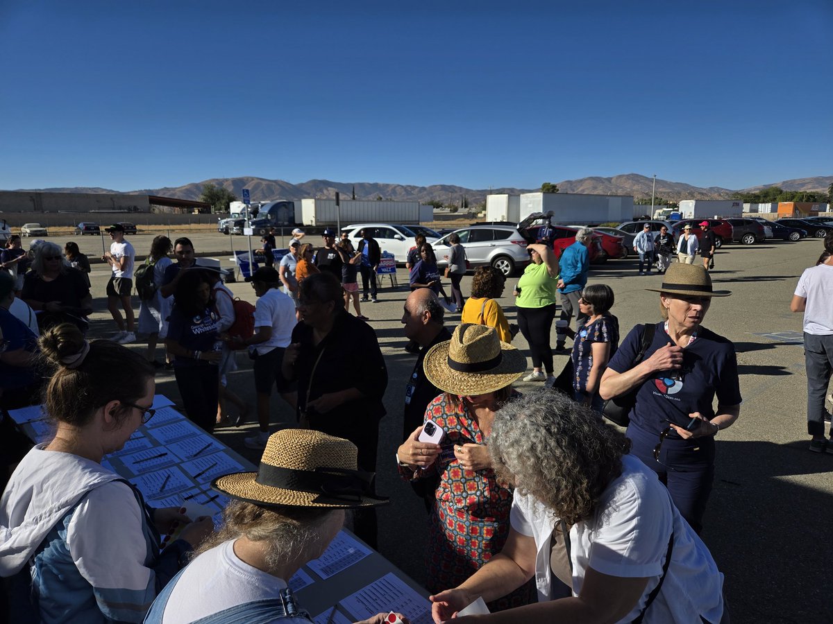 IndivisibleAV's tweet image. Thanks to all who came to the AV Weekend of Action! Yesterday @RobertGarcia talked about the importance of getting @gtwhitesides elected. Today @hakeemjeffries talked to a packed Machinist Hall about Mike Garcia's record of failure. 

Vote early to get #MAGAMike out of #CA27!