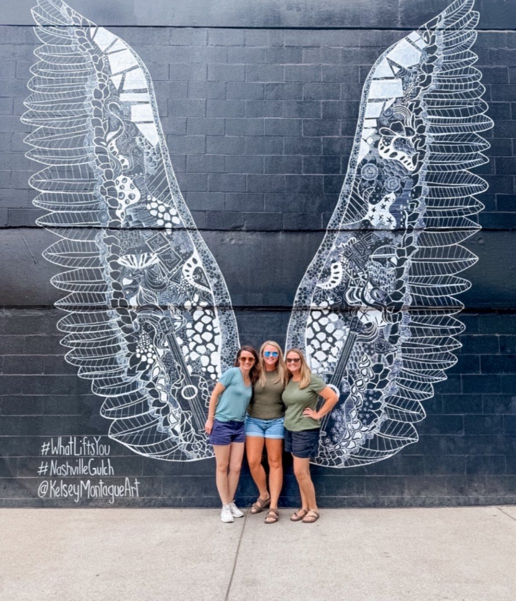 MHawley_3's tweet image. Hello! I’m Megan, principal in MCPS.  Fun times in Nashville with friends for #NAESP
#VAESPchat