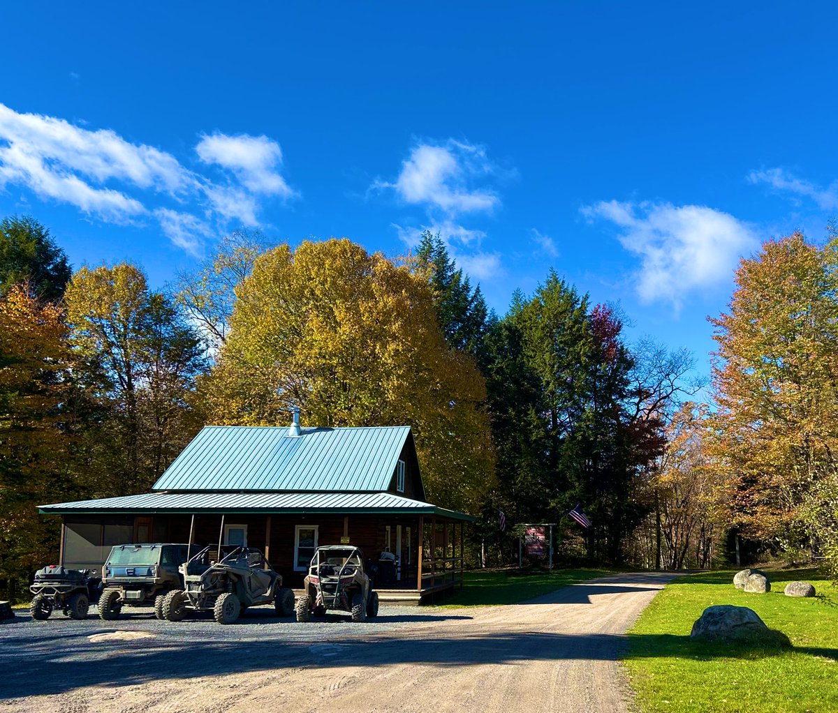 jp_101077's tweet photo. Such a fun weekend filled with all my favorite nouns! #TrailSideRanch was a dream, with cozy cabins and breathtaking views. A must repeat! 🍁🍂🤎 https://t.co/IiLt8vHlxJ