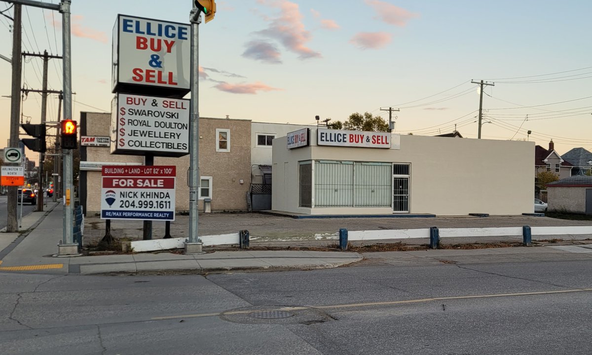 WestEndCassidy's tweet photo. How  an intersection can change in a short period. The once bustling Ellice  and Arlington's stubbornly vacant Ellice Buy and Sell has been joined in  recent weeks by Husky and 7-eleven. Who'd a thought that the Chicken  Car Wash would outlast them all? https://t.co/PH5lfT7RiC